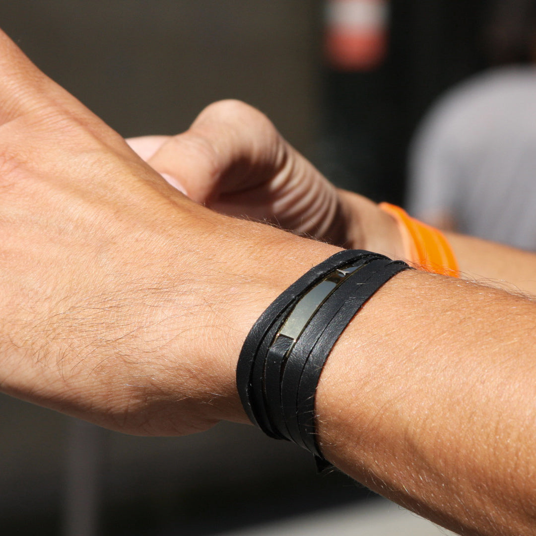 bracelet message ONLY U noir