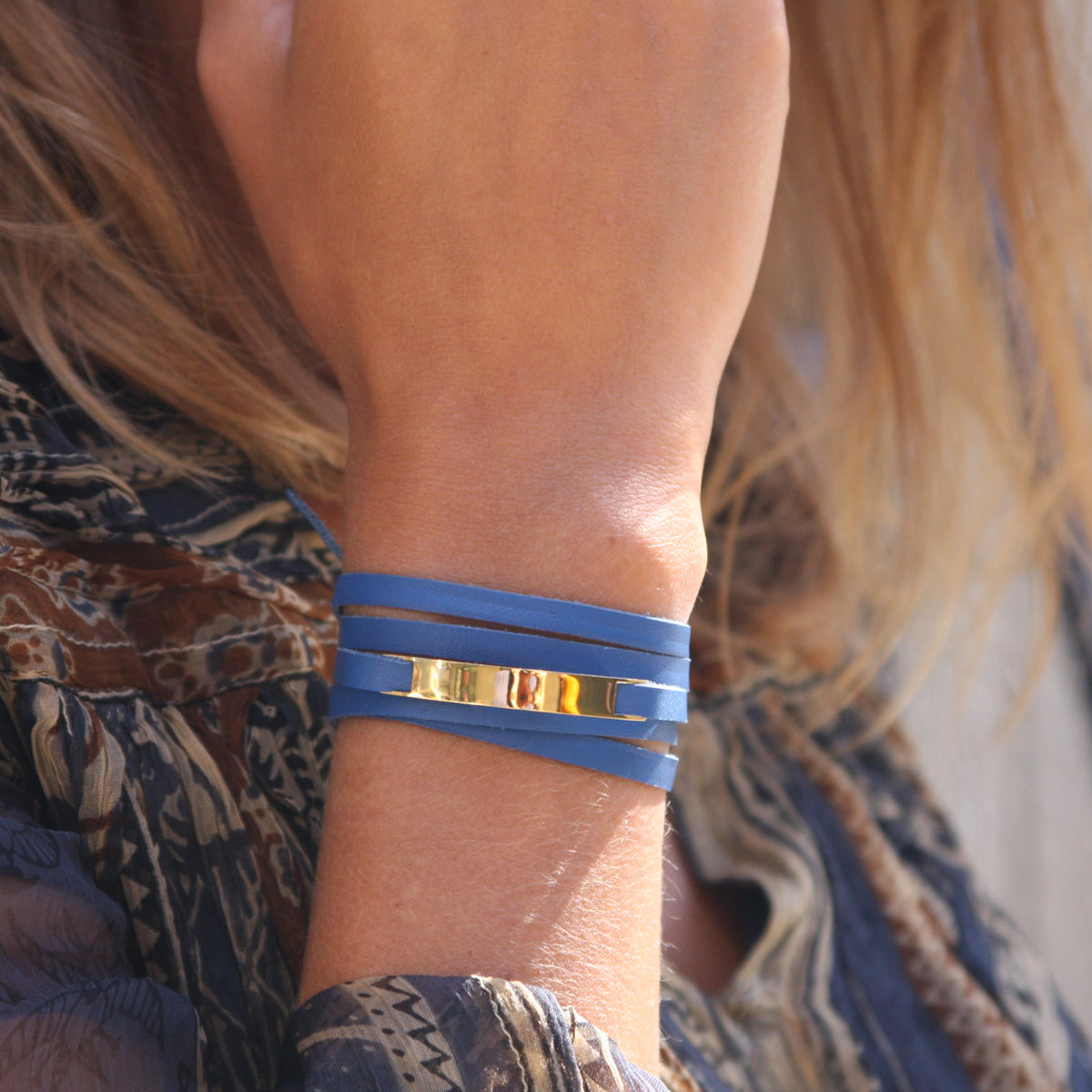 "Love U" message bracelet duo